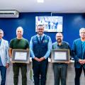 Leonardo Dias entrega Comenda Padre Léo ao missionário Dunga e a Helânio Cabral da Silva