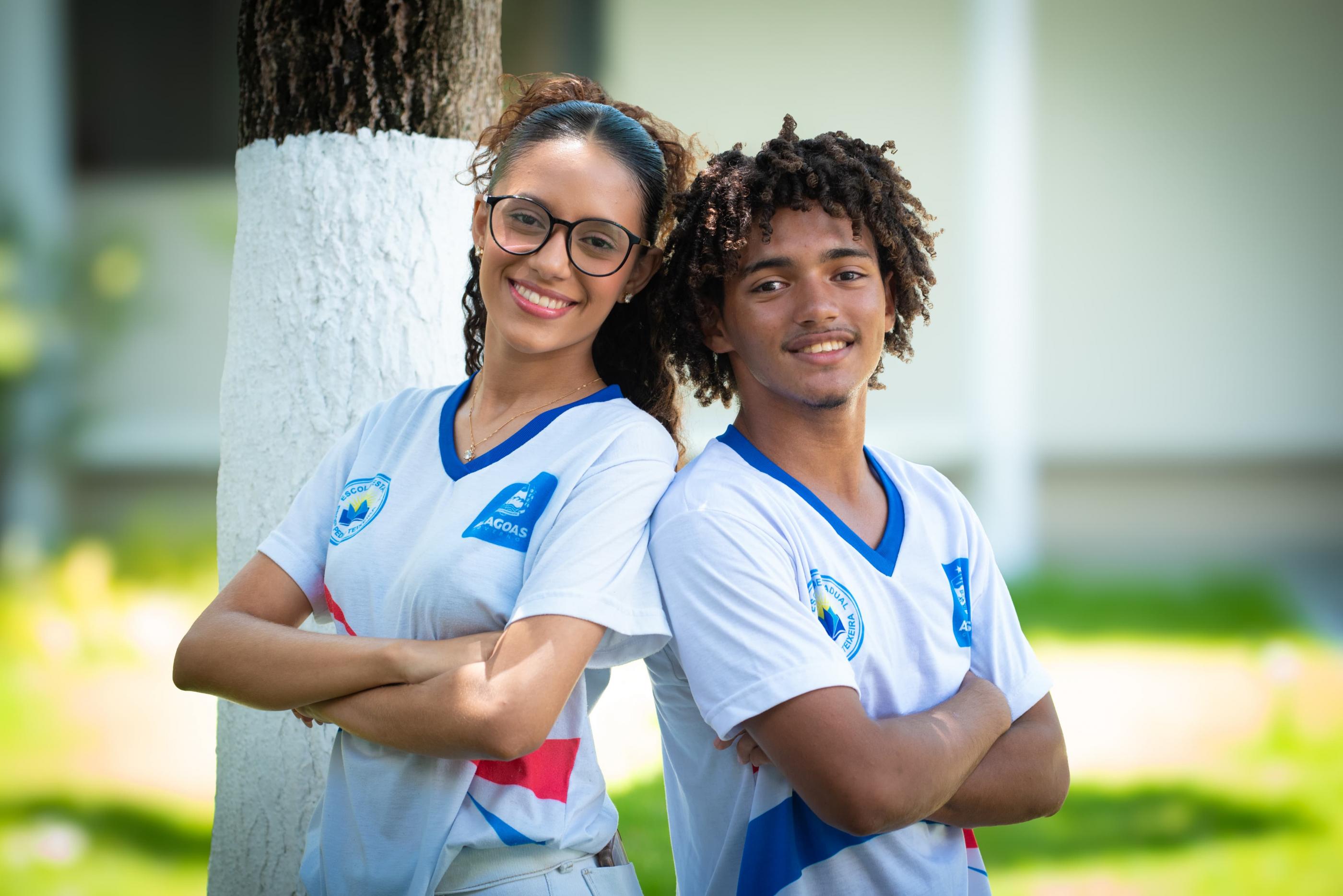 Estudantes Myrella e Benjamim conquistaram vaga na universidade. Foto:  Alexandre Teixeira / Ascom Seduc