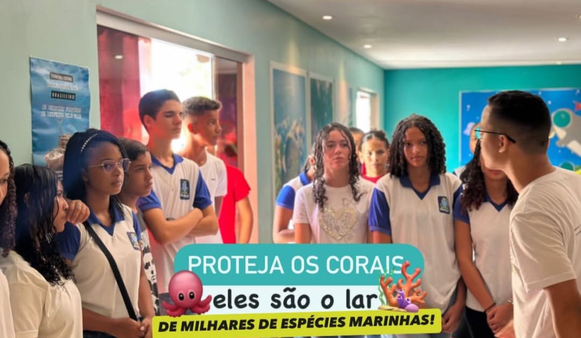 Alunos recebem orientação ambiental. Foto: Assessoria.