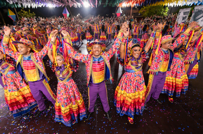 Ritmo contagiante do Coco de Roda toma conta de Maceió e encanta moradores e visitantes durante o São João Massayó. Foto: Victor Vercant/ Secom Maceió.