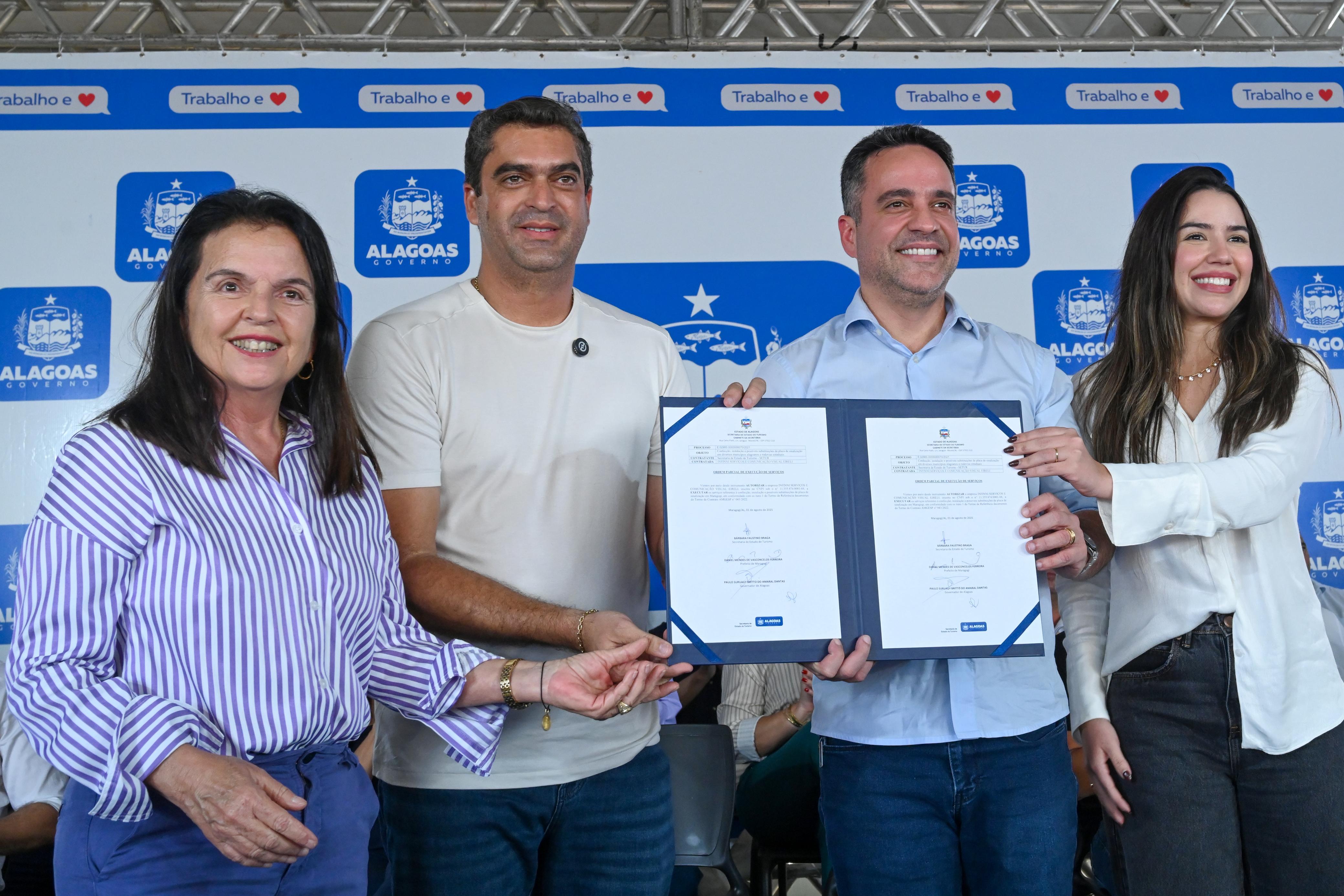 Autoridades presentes no evento, dentre elas Prefeito Dani e governador Paulo Dantas. Foto: Assessoria.