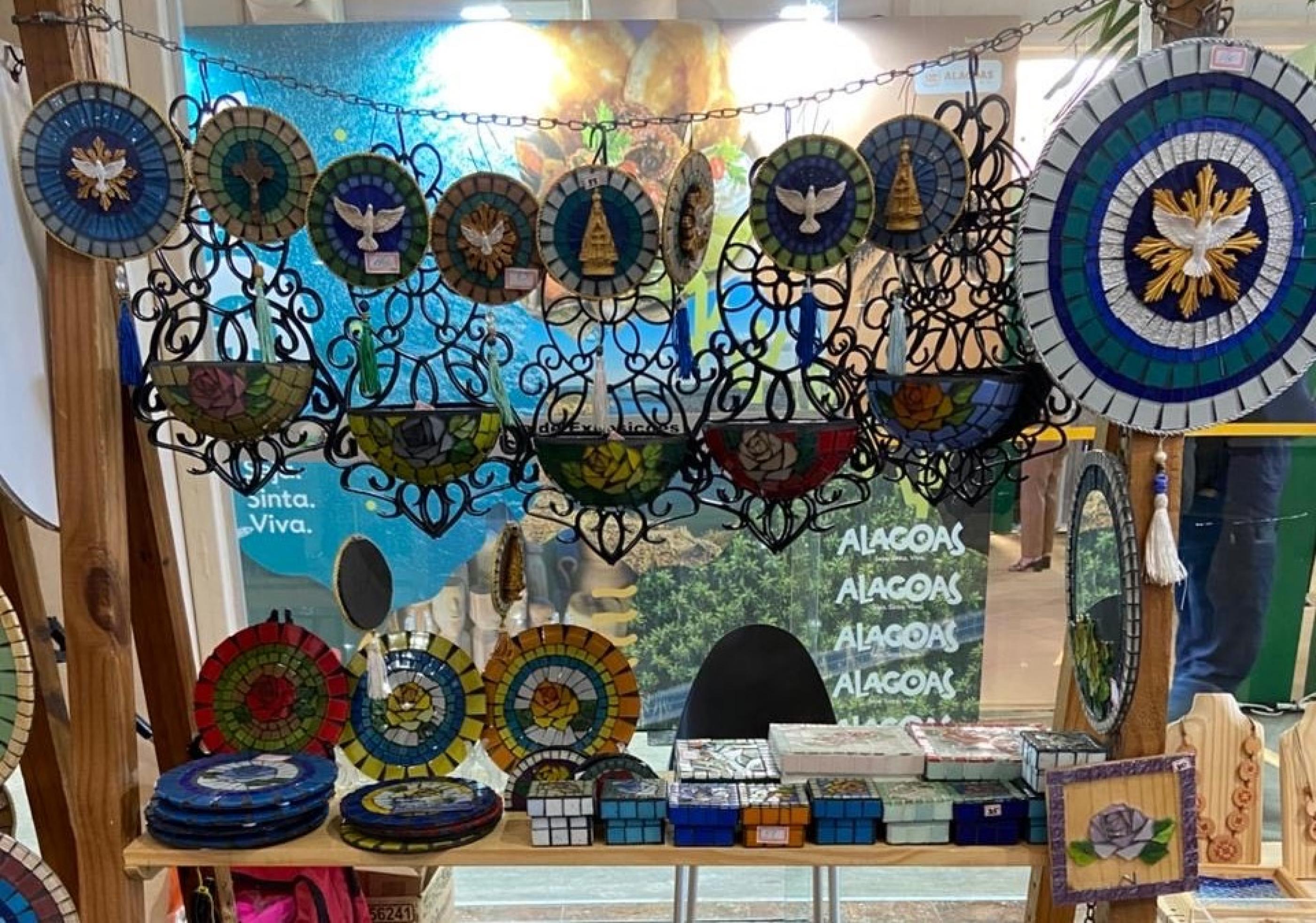 A presença do Alagoas Feita à Mão reforça o apoio direto aos artesãos, incentivando a comercialização de seus produtos. Foto: Assessoria.