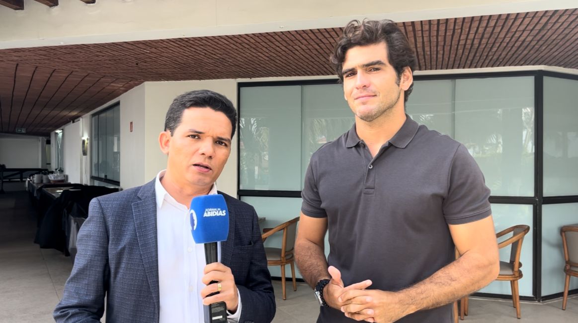 Jornalista Abidias Martins e analista político Ricardinho Santa Ritta. Foto: Evelly Martins.