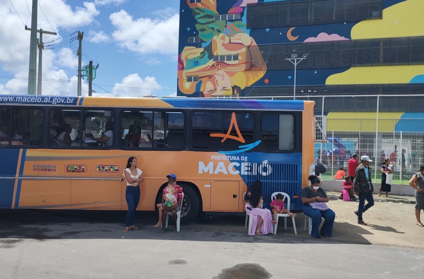 Unidade móvel do Cadastro Único atendeu no Parque Biblioteca Céu das Artes. Foto: Ascom Semdes.