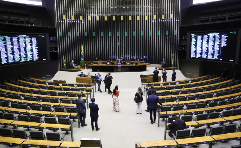 Plenário da Câmara dos Deputados durante sessão deliberativas