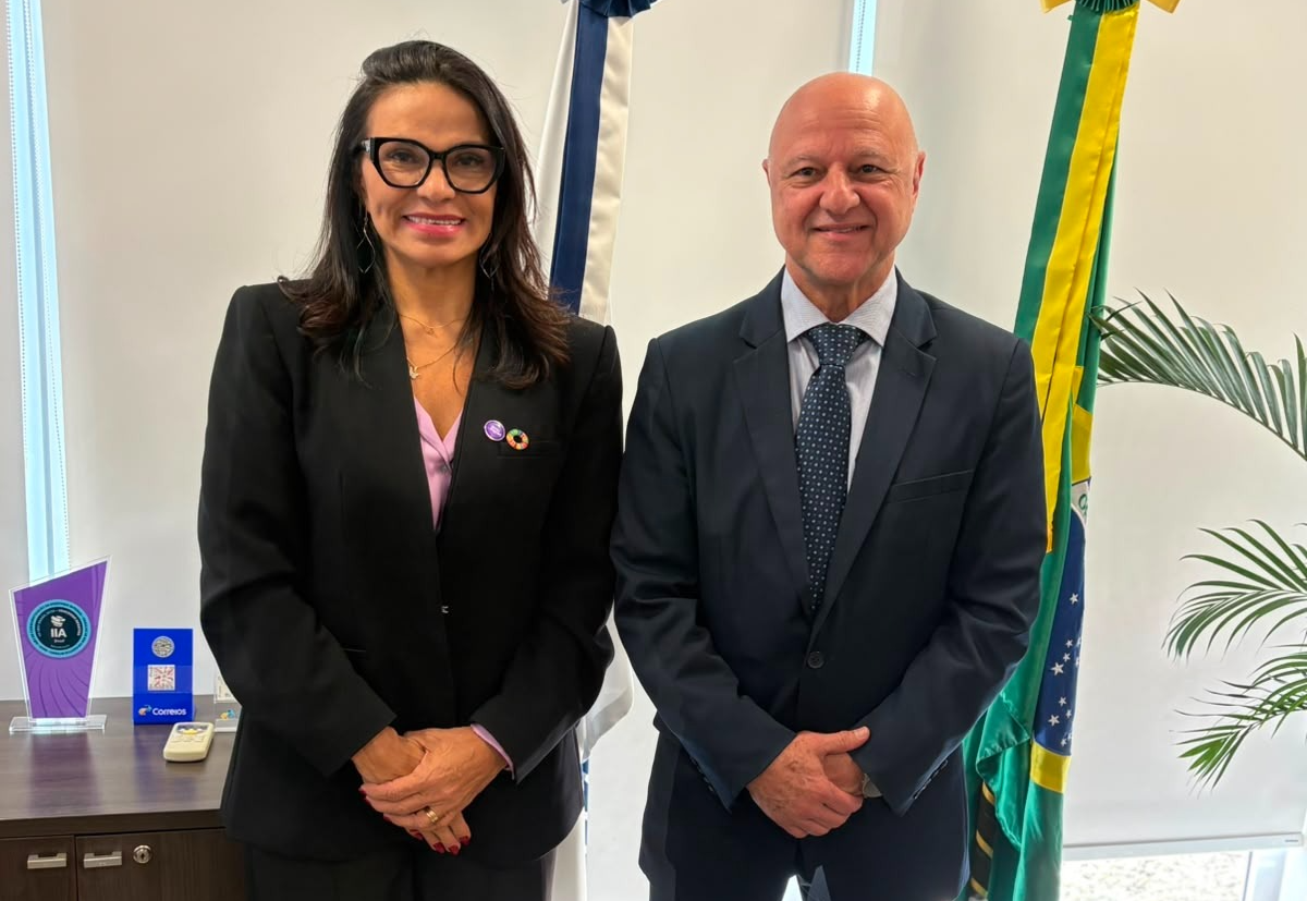 Dra. Rossana Moura, presidente do IAD e Hermano Albuquerque, presidente da Telebras. Foto: Assessoria.