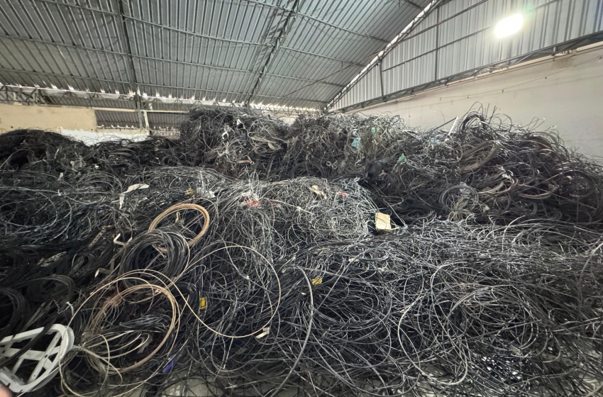Volume de material removido chega a 255 toneladas e representa importante avanço na segurança e organização da rede aérea. Foto: Ilumina