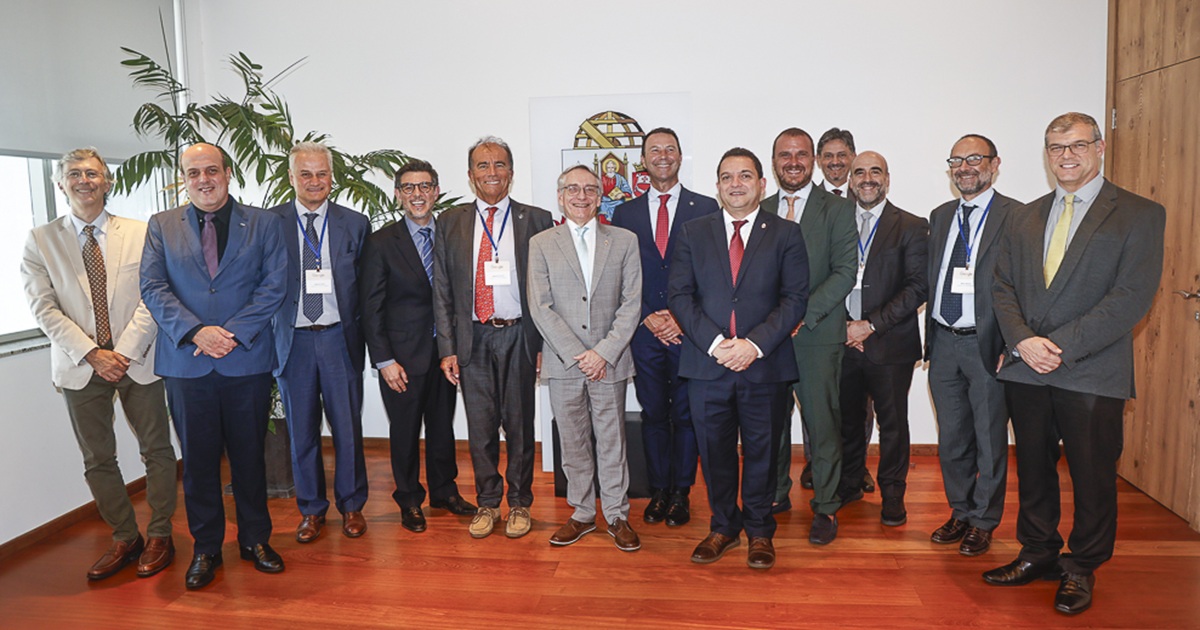 Representantes das duas instituições se reuniram para discutir ações futuras de cooperação – Foto: Marcos Santos/USP Imagens