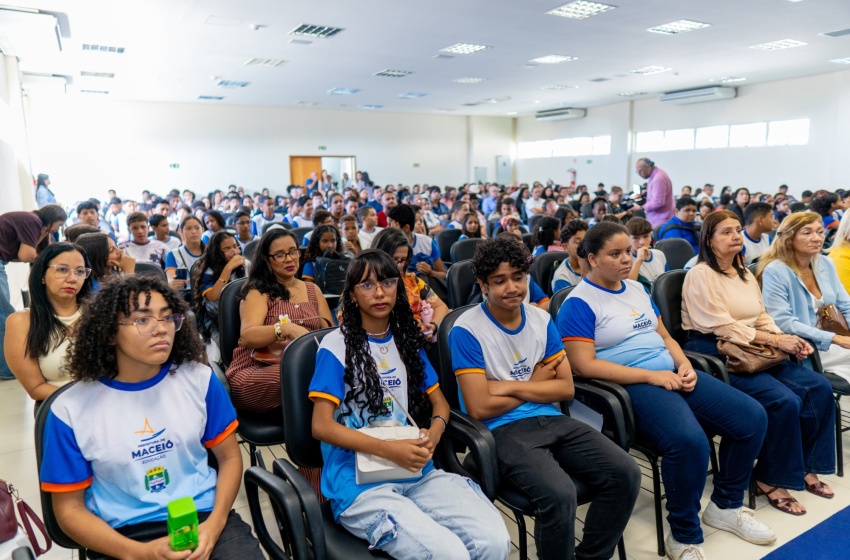 Estudantes assistiram palestra na OAB/AL - Foto: Caio Cruz (Ascom Semed).